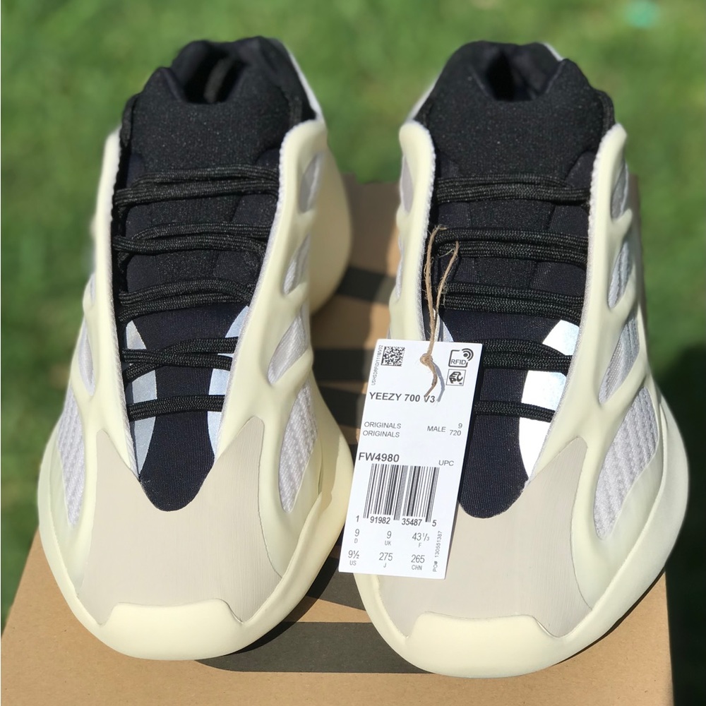 Adidas Yeezy 700 Azael size 9.5 brand new 100% authentic og all